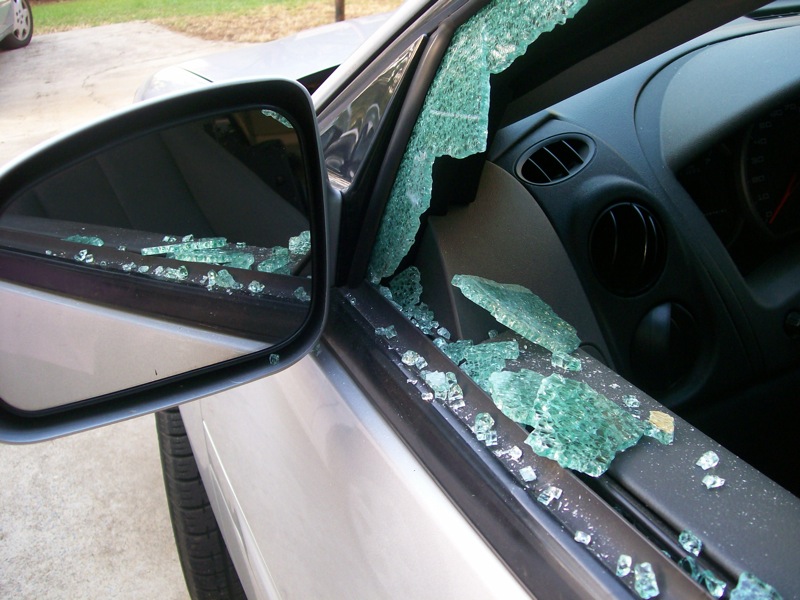 broken_car_window