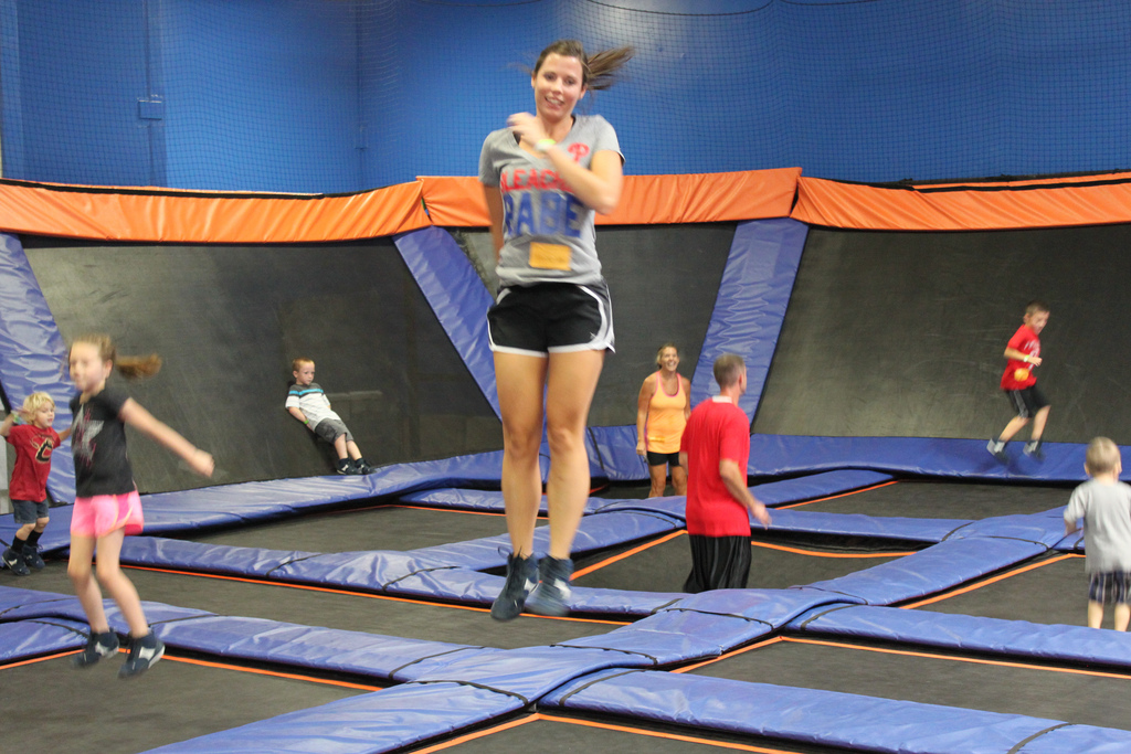 skyzone_trampoline_park